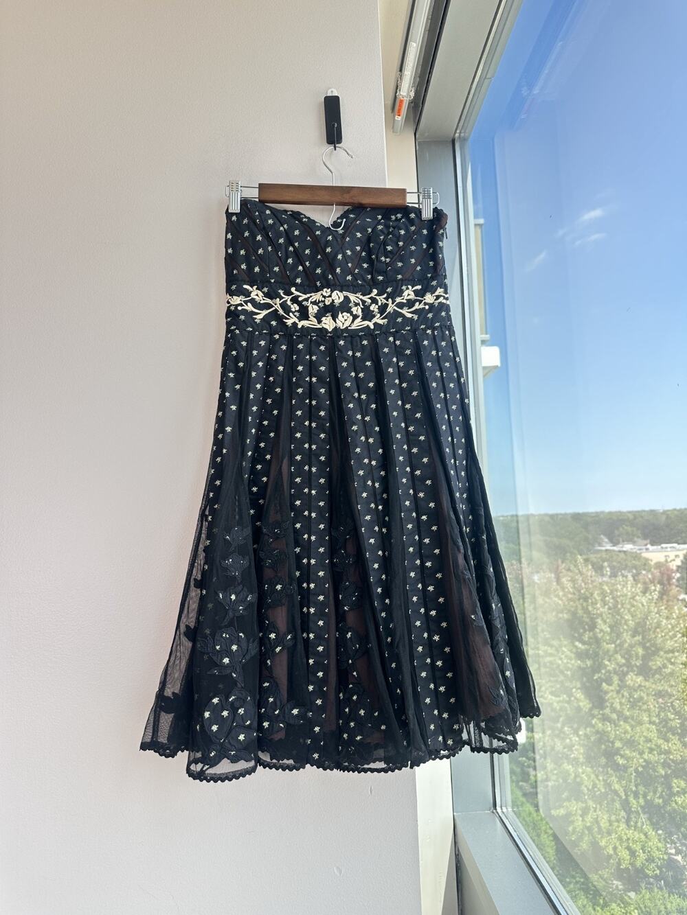 Lithe Anthropologie Women Strapless Floral Champagne Cocktail Black Dress Sz 4